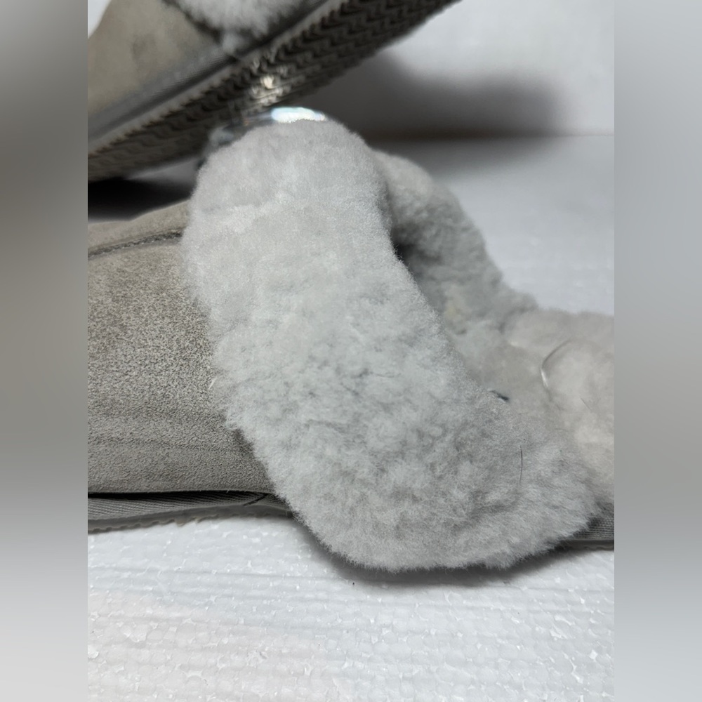 Quince Women's Cozy Grey Shearling Slippers - Picture 15 of 17